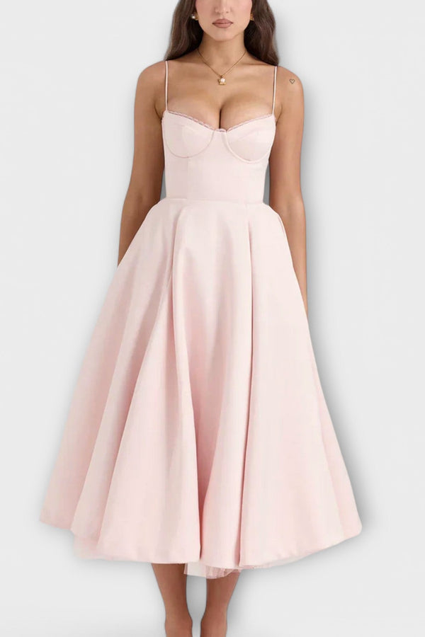 מלי – שמלת קיץ קלילה עם פרטי קורסת