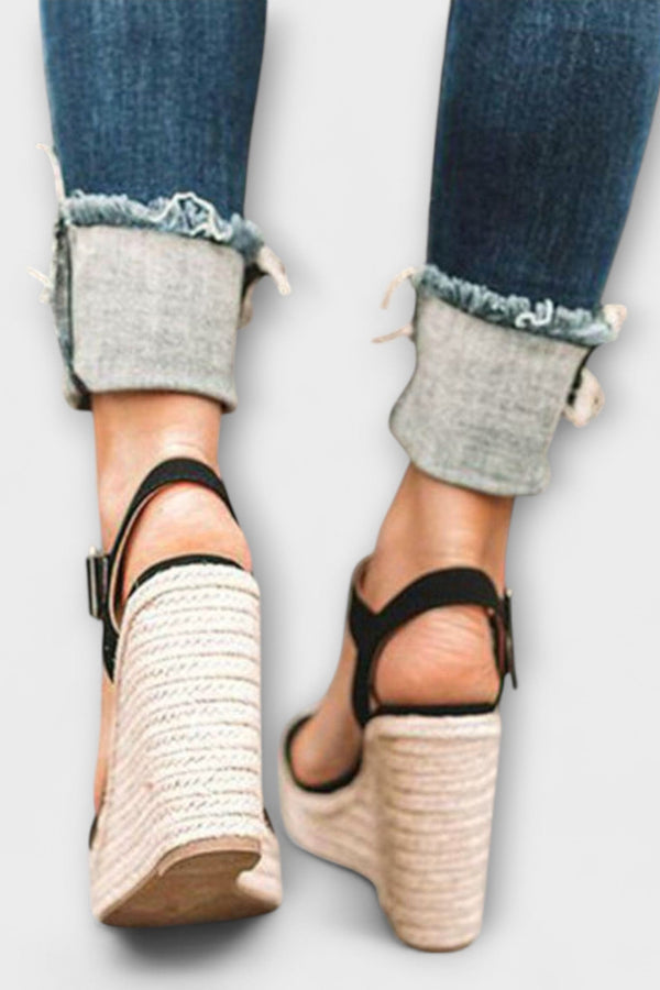 אליזבת - נעלי נשים אלגנטיות עם רצועה