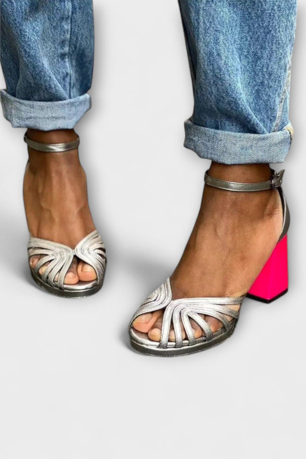 נאלה - סנדלים מבריקים ואלגנטיים